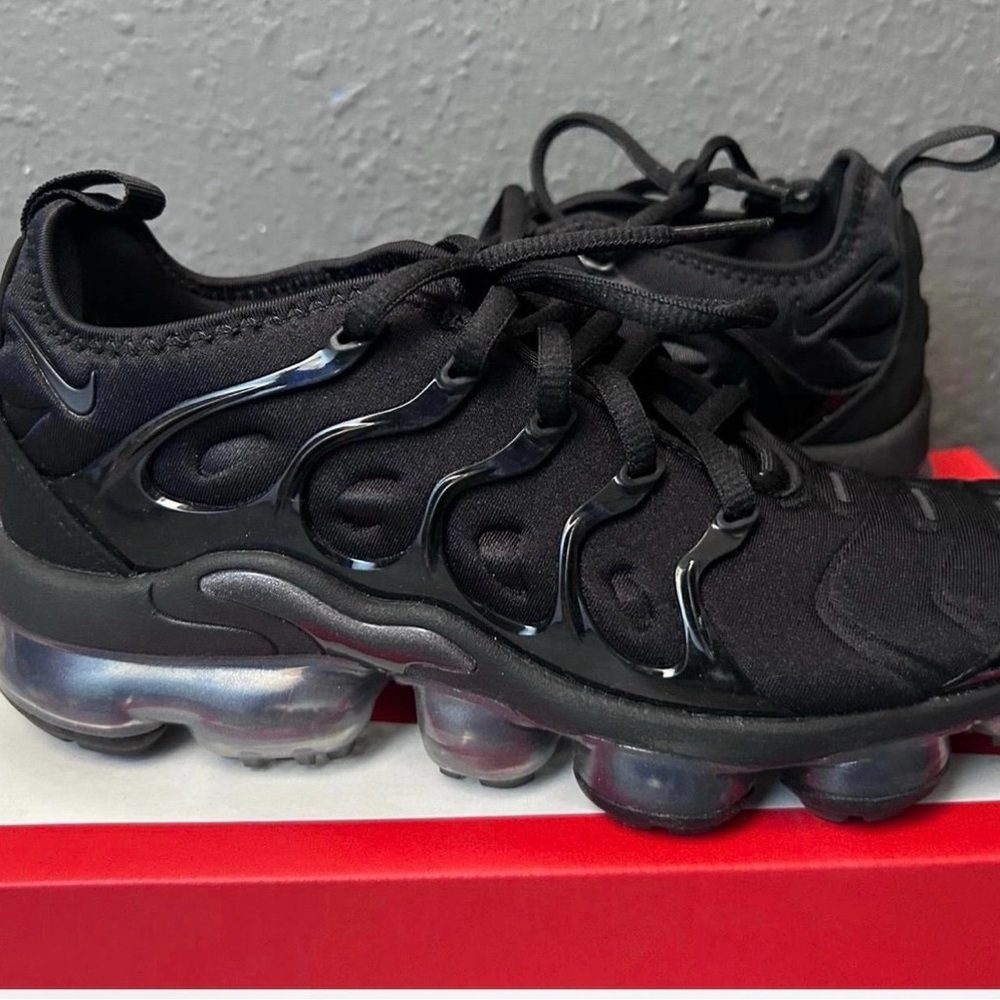 Nike Black Sneakers